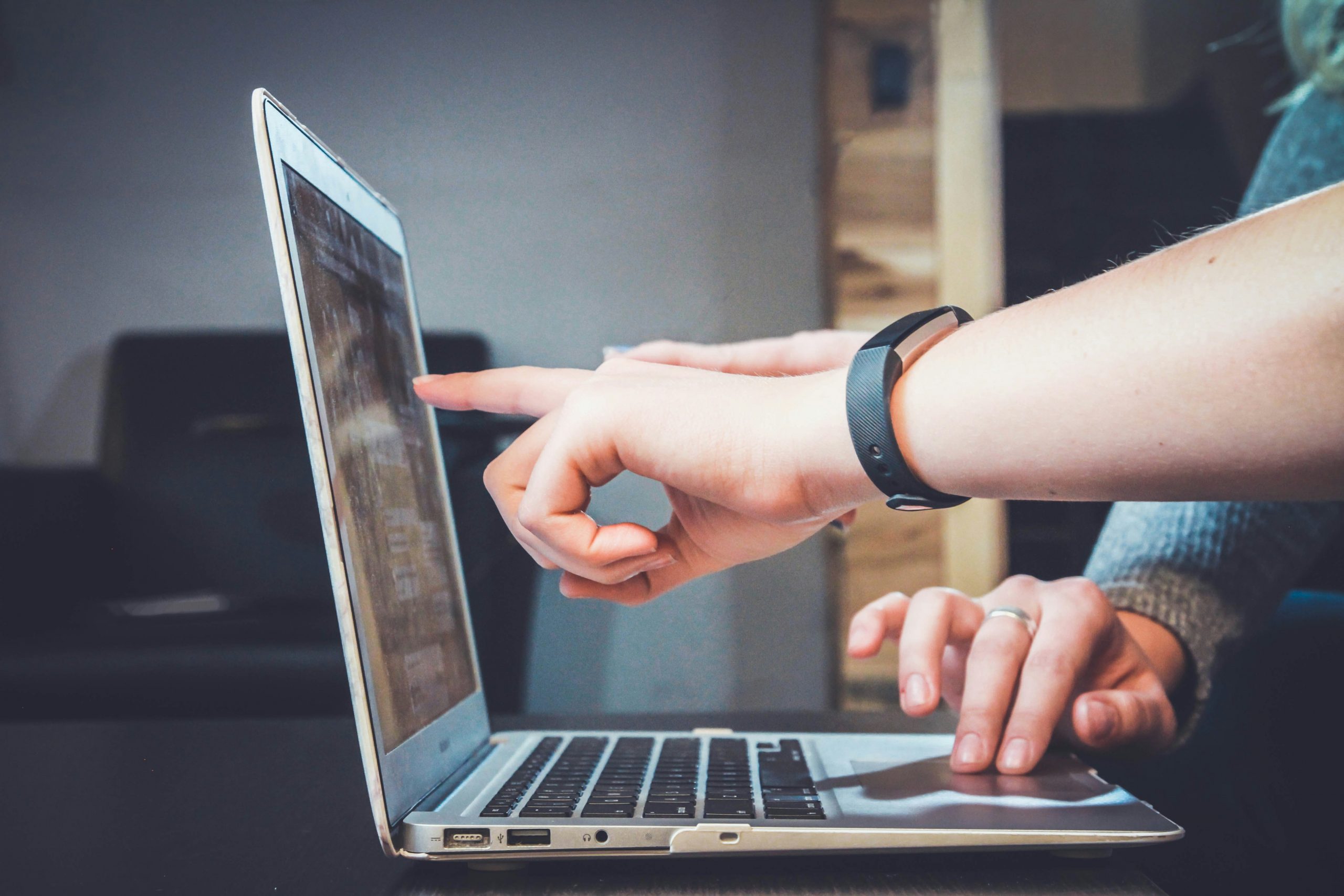 How Does Online Marketing Work and How Can It Help My Business?